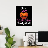 Nur ein Mädchen, das Basketball Lieben Poster (Heimbüro)