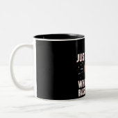 Nur ein Mädchen, das Basketball Lieben Zweifarbige Tasse (Links)