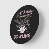 Nur ein Mädchen, das Bowling liebt Runde Wanduhr (Winkel)