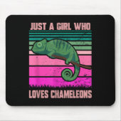 Nur ein Mädchen, das Chameleons Funny Quote Lizar Mousepad (Vorne)