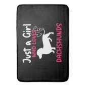 NUR EIN MÄDCHEN, DAS DACKELN LIEBE BADEMATTE (Vorderseite Vertikal)