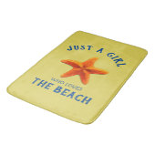 Nur ein Mädchen, das den Strand Liebe Badematte (Schrägansicht)