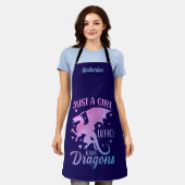 Nur ein Mädchen, das Drachen liebt - Fantasy-Name Schürze (Getragen)