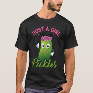 Nur ein Mädchen, das eingelegte Gurken liebt einge T-Shirt