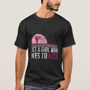 Nur ein Mädchen, das gerne Karate-Kampfkünste töte T-Shirt