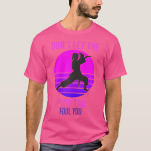 Nur ein Mädchen, das gerne Mixed Martial Arts Taek T-Shirt