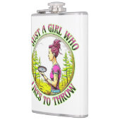 Nur ein Mädchen, das gerne wirft | Disk Golf Flachmann (Links)