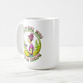 Nur ein Mädchen, das gerne wirft | Disk Golf Kaffeetasse (Vorderseite Links)