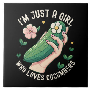 Nur ein Mädchen, das Gurken liebt - Lustiger Veget Fliese
