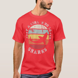 Nur ein Mädchen, das Haie Liebe475 T-Shirt