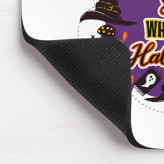 Nur ein Mädchen, das Halloween Lieben Mousepad (Ecke)