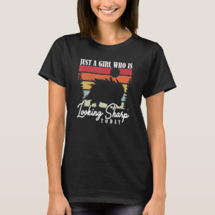 Nur ein Mädchen, das heftig heutzutage Porcupine s T-Shirt