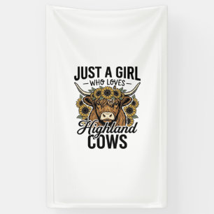 Nur ein Mädchen, das Highland-Kühe im Vintage-Desi Banner