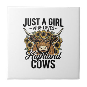 Nur ein Mädchen, das Highland-Kühe im Vintage-Desi Fliese