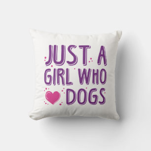 Nur ein Mädchen, das Hunde  Kissen