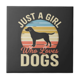 Nur ein Mädchen, das Hunde liebt, Vintage-Hundelie Fliese