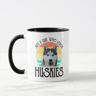 Nur ein Mädchen, das Huskies Liebe Tasse