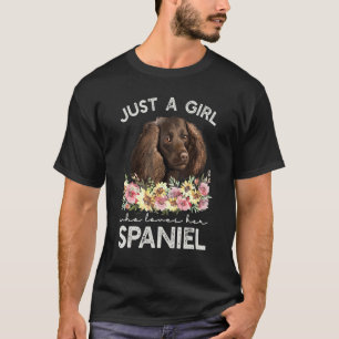 Nur ein Mädchen, das ihr amerikanisches Wasser Spa T-Shirt