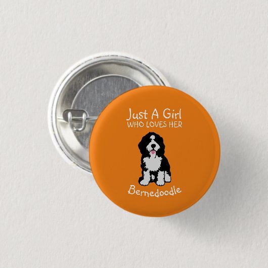 Nur ein Mädchen, das ihr Bernedoodle Liebe Button (Vorne & Hinten)