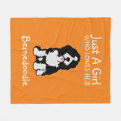 Nur ein Mädchen, das ihr Bernedoodle Liebe Fleecedecke (Vorderseite (Horizontal))