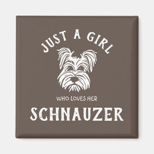 Nur ein Mädchen, das ihren Schnauzer Liebe Magnet