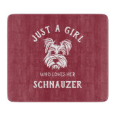 Nur ein Mädchen, das ihren Schnauzer Liebe Schneidebrett (Vorderseite)