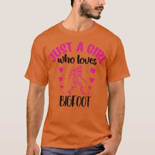 Nur ein Mädchen, das Liebe am Fuß hat T-Shirt