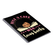 Nur ein Mädchen, das Lieben bucht einen Afroamerik Notizblock (Rechte Seite)