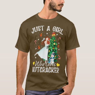 Nur ein Mädchen, das Lieben ernährt Weihnachtsball T-Shirt