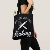 Nur ein Mädchen, das Lieben hat zu backen Tasche (Von Nahem)
