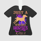 "NUR EIN MÄDCHEN, DAS LIEBEN HORSES" SHIRT PERSONA ORNAMENT (Rückseite)