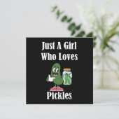 Nur ein Mädchen, das Lieben Pickles Pickles. (Stehend Vorderseite)