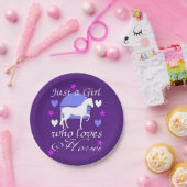 Nur ein Mädchen, das Lila Pferde Liebe Pappteller (Party)