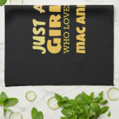 Nur ein Mädchen, das Mac und Käse Liebe Geschirrtuch (Gefaltet)