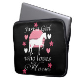 Nur ein Mädchen, das Pferde in Rose Liebe Rosa Laptopschutzhülle (Vorderseite Links)