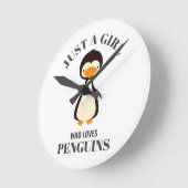 Nur ein Mädchen, das Pinguine Liebe Runde Wanduhr (Winkel)