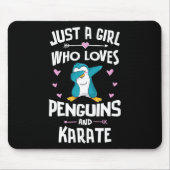 Nur ein Mädchen, das Pinguine und Karate-Geschenkw Mousepad (Vorne)