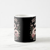 Nur ein Mädchen, das Schlangen Liebe Kaffeetasse (Mittel)