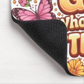Nur ein Mädchen, das Schmetterlinge liebt – Süße B Mousepad (Ecke)