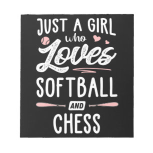 Nur ein Mädchen, das Softball und Schachgeschenke Notizblock