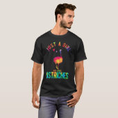 Nur ein Mädchen, das Straußenstricks Lieben hat T-Shirt (Vorne ganz)
