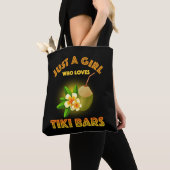 Nur ein Mädchen, das Tiki Bars Lieben Tasche (Von Nahem)