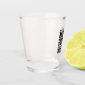 Nur ein Mann, der Darts und Bier Lieben Schnapsglas (Links)