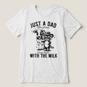 Nur ein Papa, der mit dem Milch-Waschbären zurückk Tri-Blend Shirt