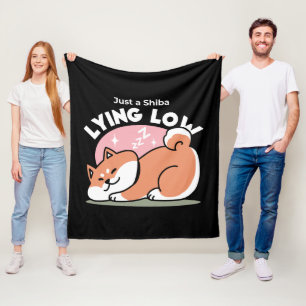 Nur ein Shiba, der niedrig fliegt: Niedliches Shib Fleecedecke
