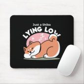 Nur ein Shiba, der niedrig fliegt: Niedliches Shib Mousepad (Mit Mouse)