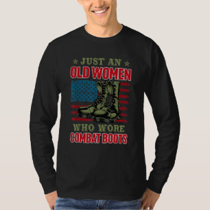 Nur eine alte Frau, die Kampfstiefel für amerikani T-Shirt