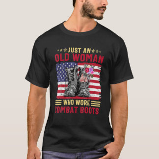 Nur eine alte Frau, die Kampfstiefel trug T-Shirt