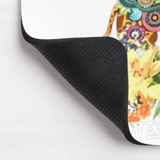 Nur eine Frau, die Giraffen Liebe und Wein trinkt. Mousepad (Ecke)