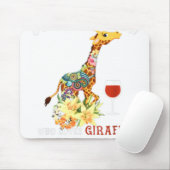 Nur eine Frau, die Giraffen Liebe und Wein trinkt. Mousepad (Mit Mouse)